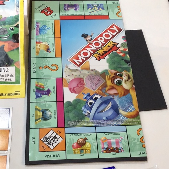 Monopoly Junior complete!  EUC - Picture 5 of 10